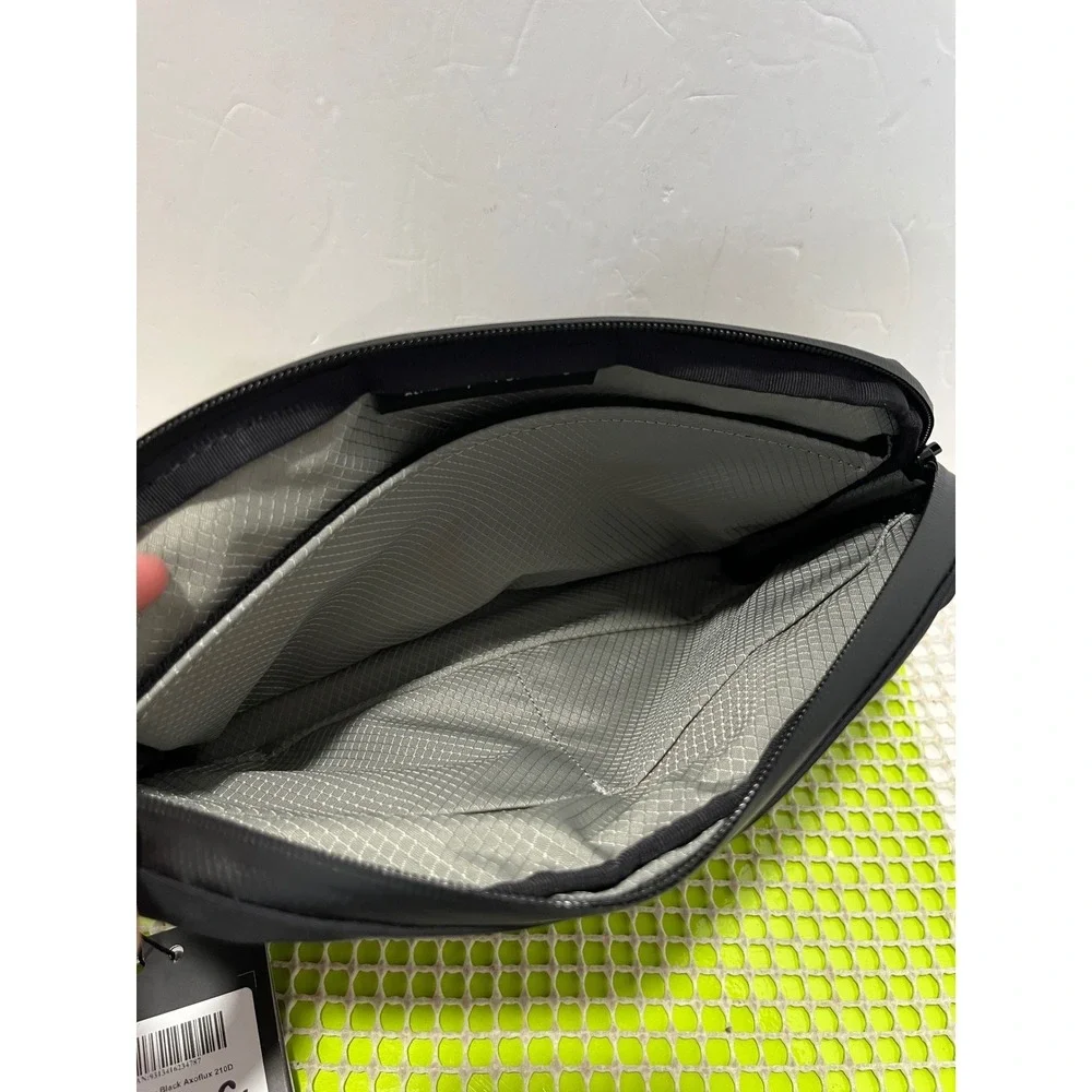 Alpaka Flight Sling Black Axoflux 210D Crossbody Bag Nintendo Switch Travel New